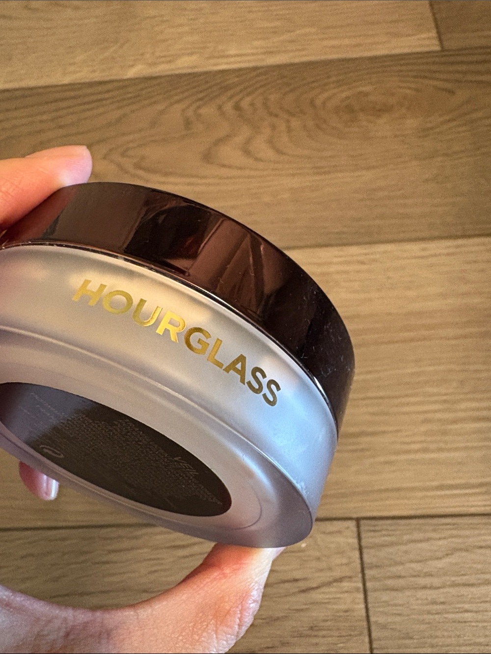 Hourglass translucent setting powder